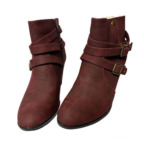 Just Fab Women Burgundy Side Zip Heeled Triple Strap Yarah Ankle Boots - Picture 5 of 11